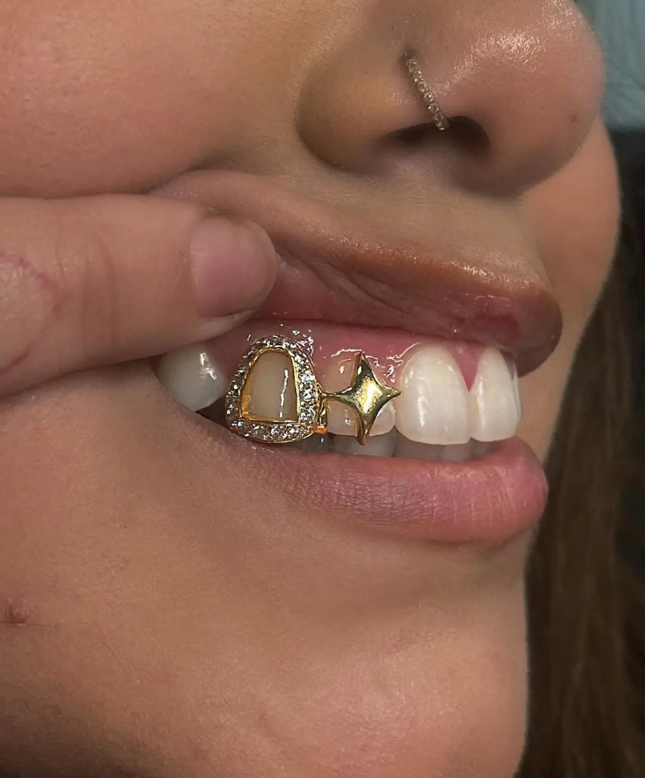 Diamora Gold Grillz Hollywood Grillz
